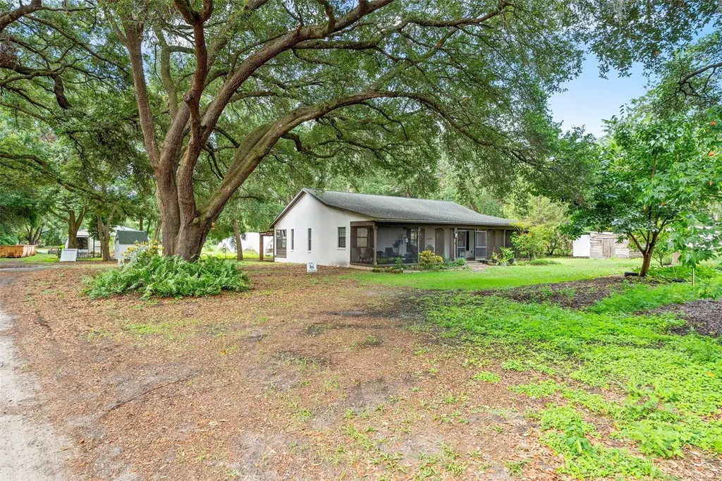 2026 Lewis Road Leesburg FL 34748