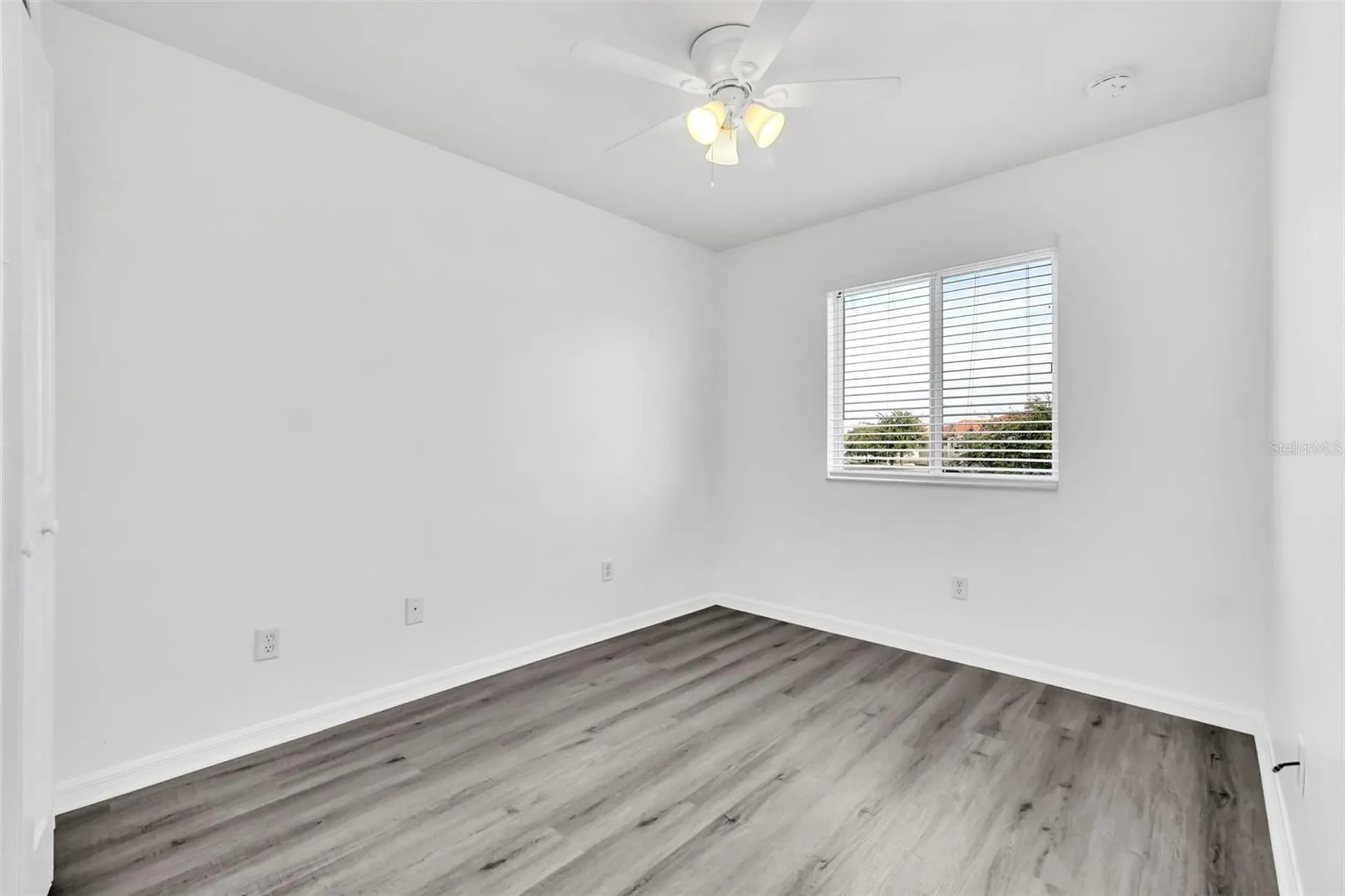 1160 S Beach Circle Kissimmee FL 34746