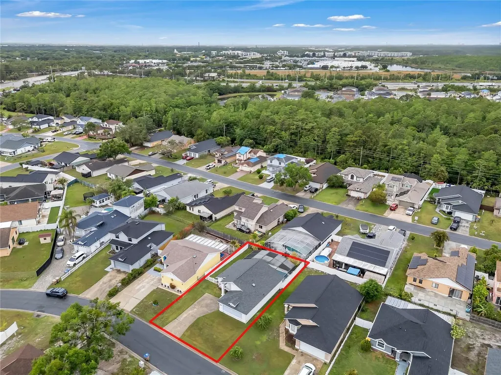 208 Applewood Court Kissimmee FL 34743