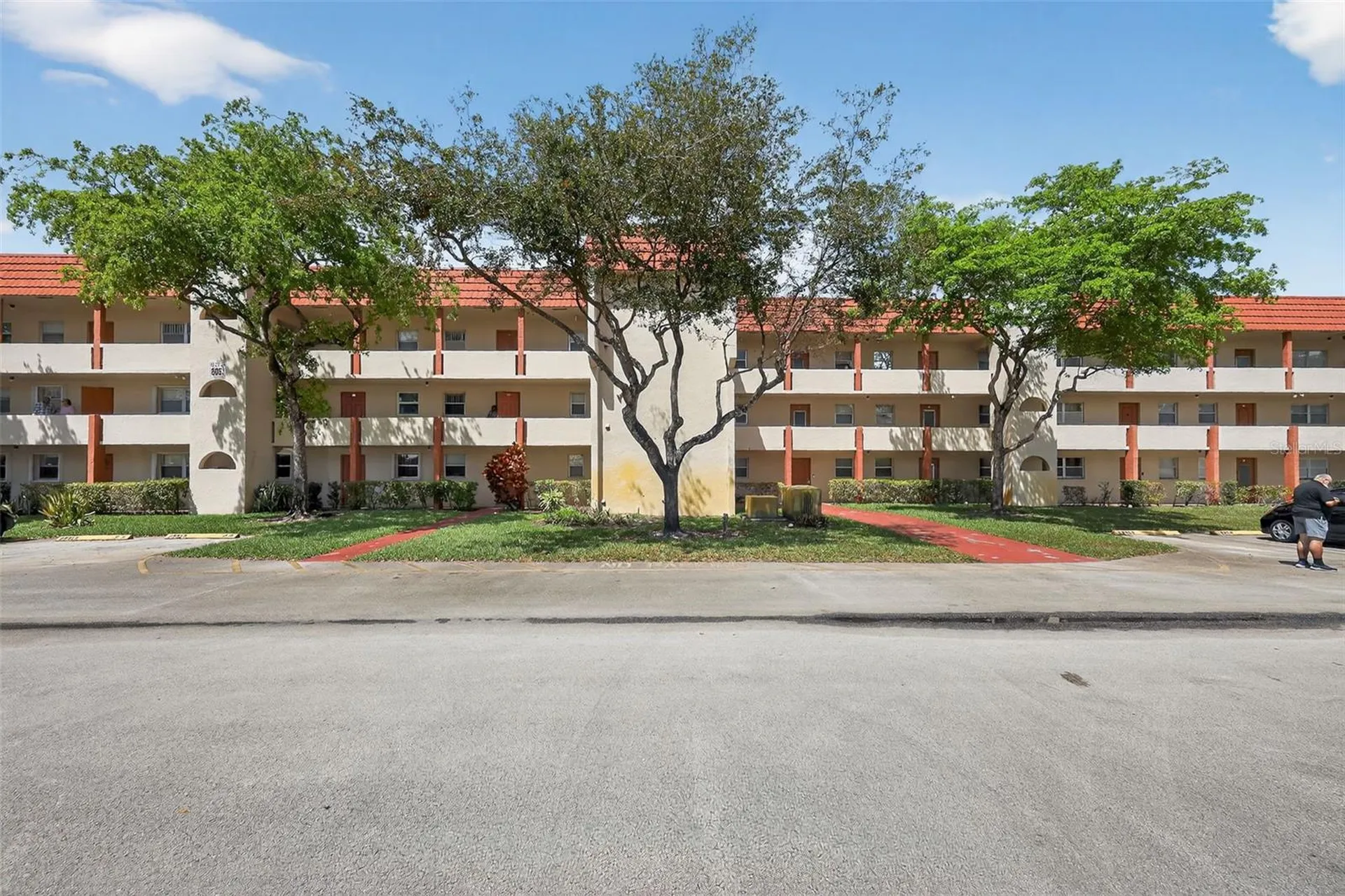 8051 N Sunrise Lakes Drive Sunrise FL 33322