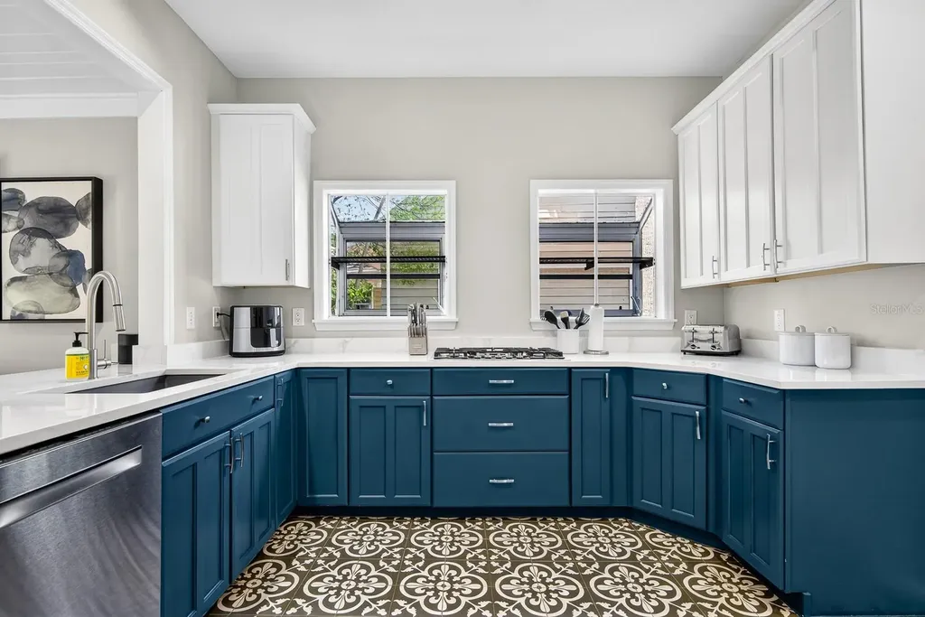 2303 S Ardson Place Tampa FL 33629