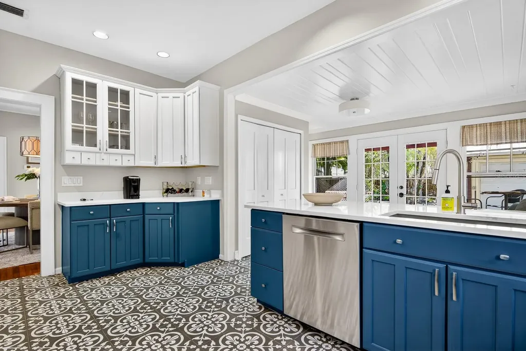 2303 S Ardson Place Tampa FL 33629