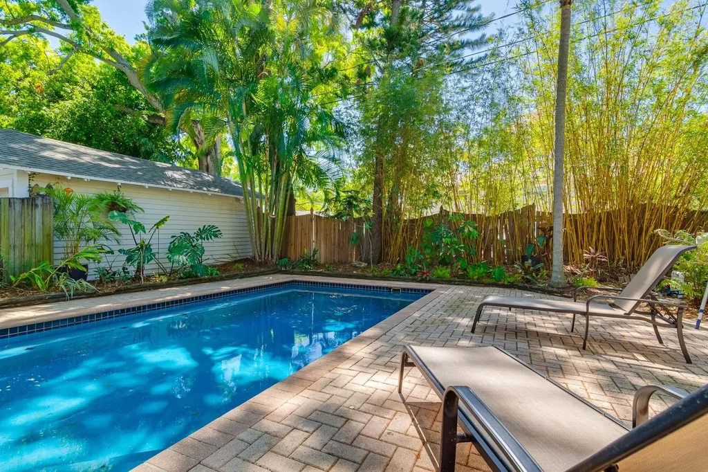 2303 S Ardson Place Tampa FL 33629