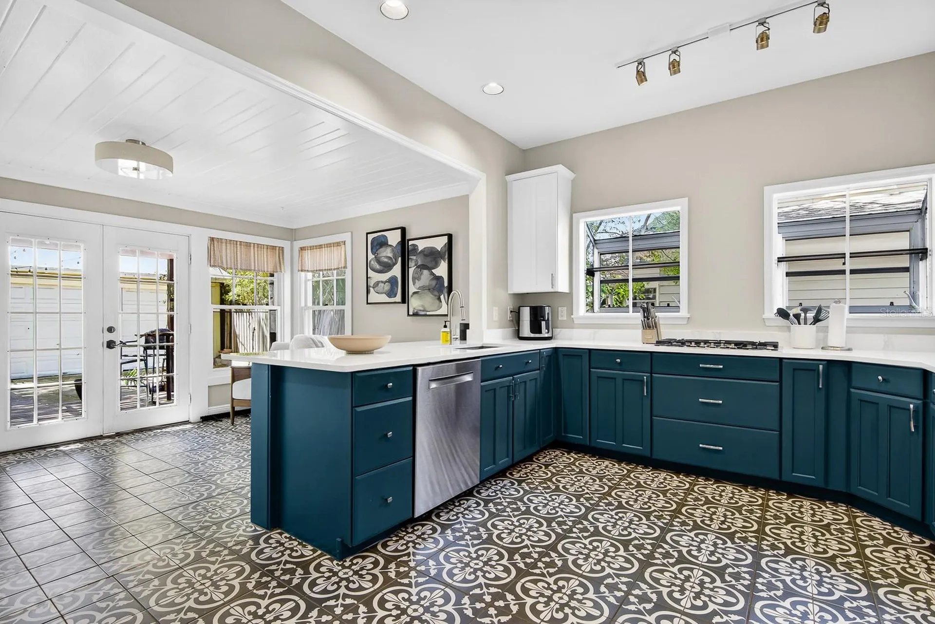 2303 S Ardson Place Tampa FL 33629