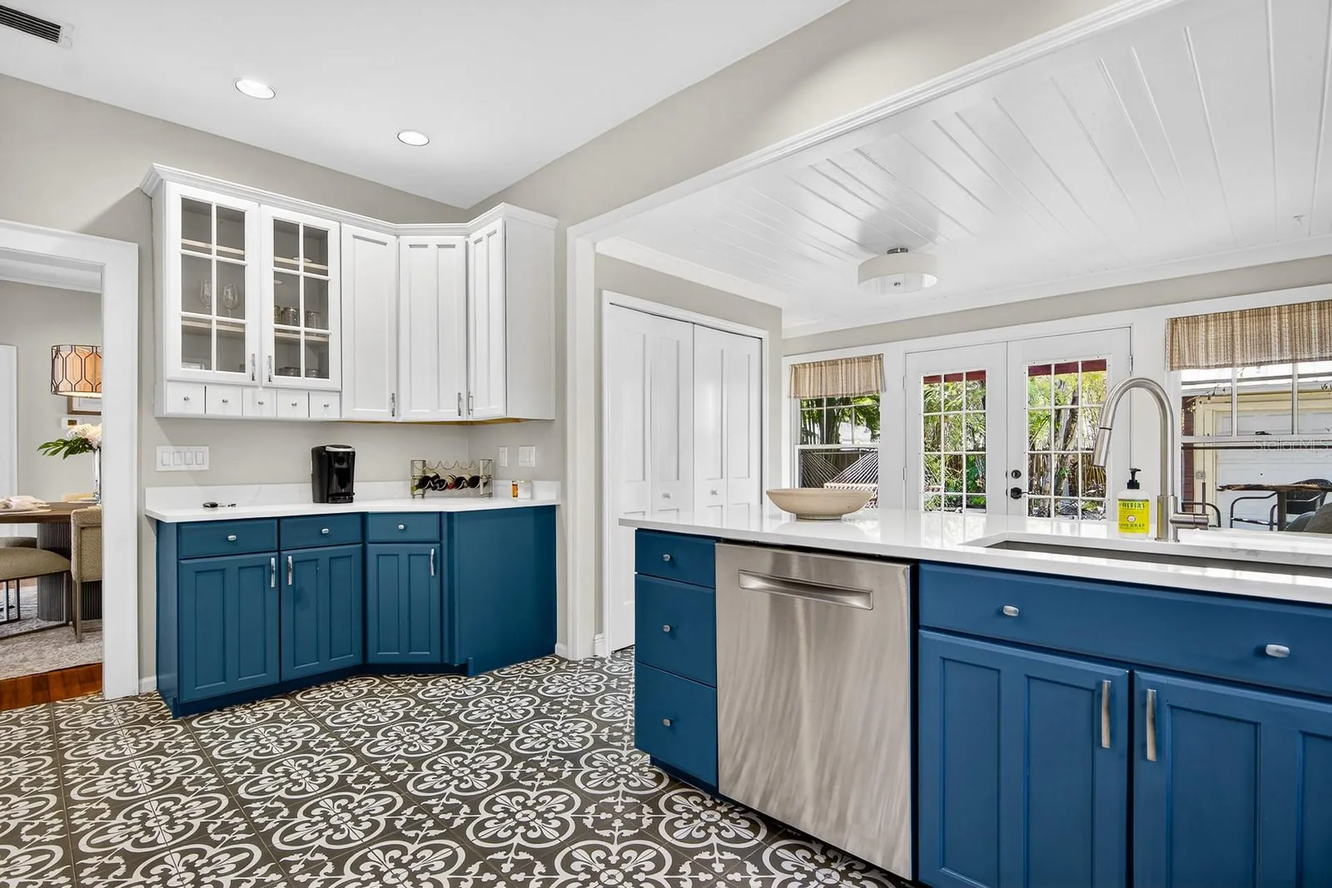 2303 S Ardson Place Tampa FL 33629