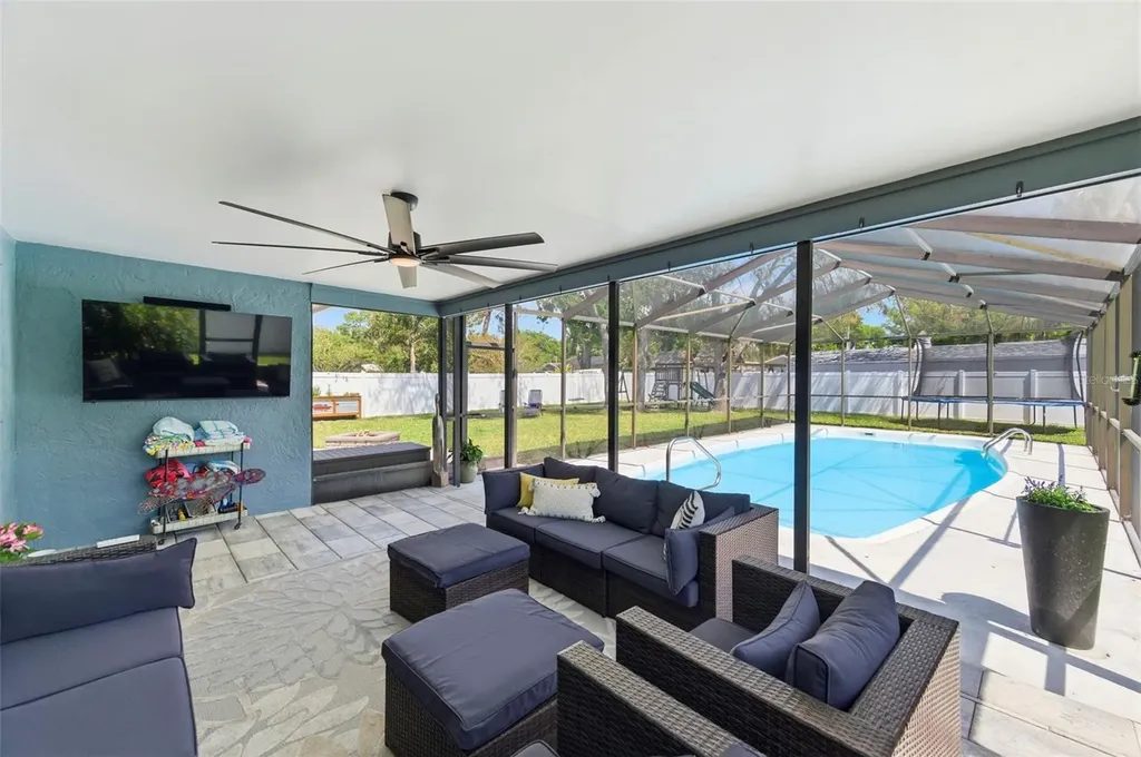 9667 123rd Way Seminole FL 33772