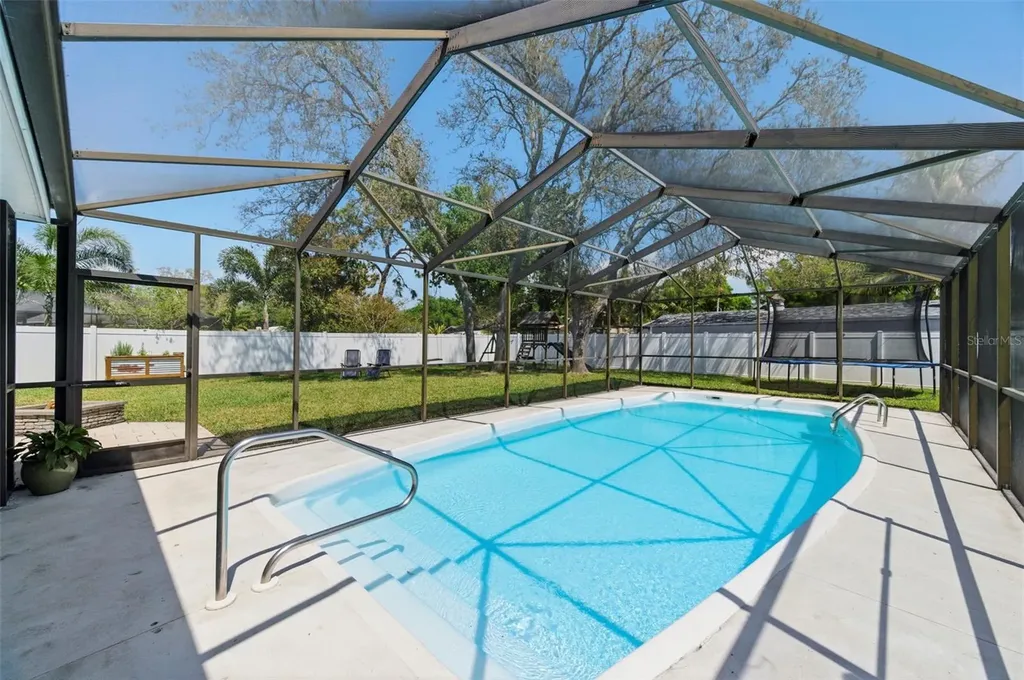 9667 123rd Way Seminole FL 33772