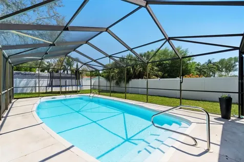 9667 123rd Way Seminole FL 33772