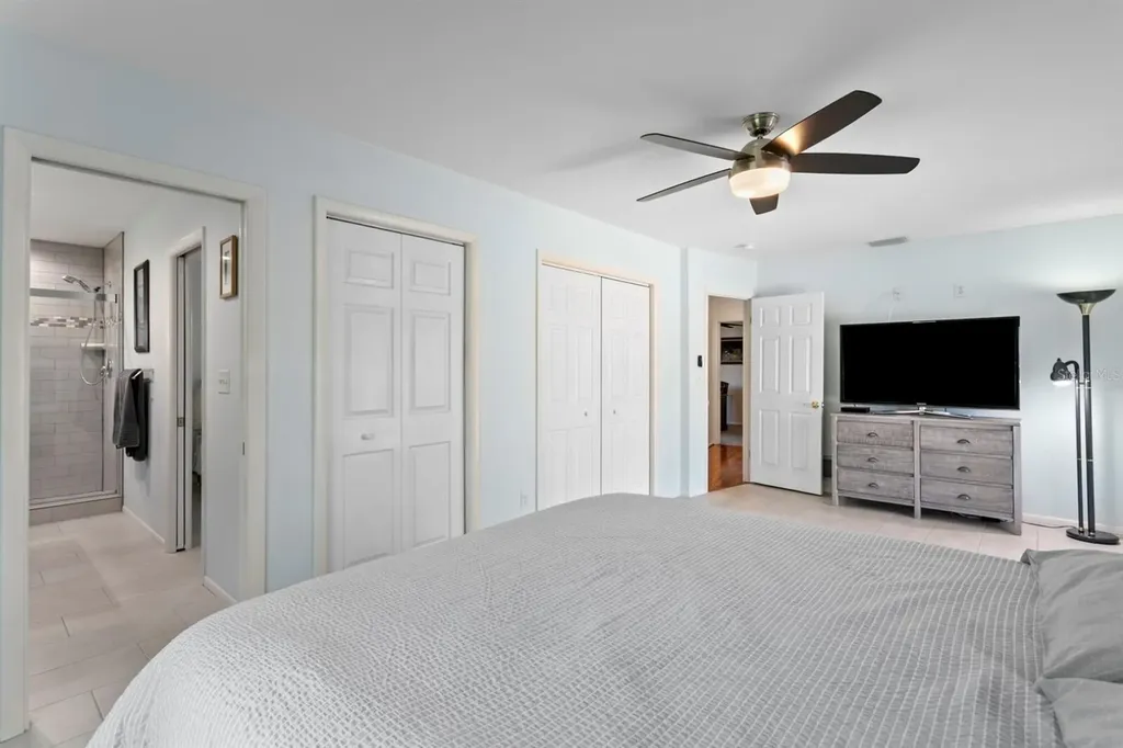 8645 Pinetree Drive W Seminole FL 33772