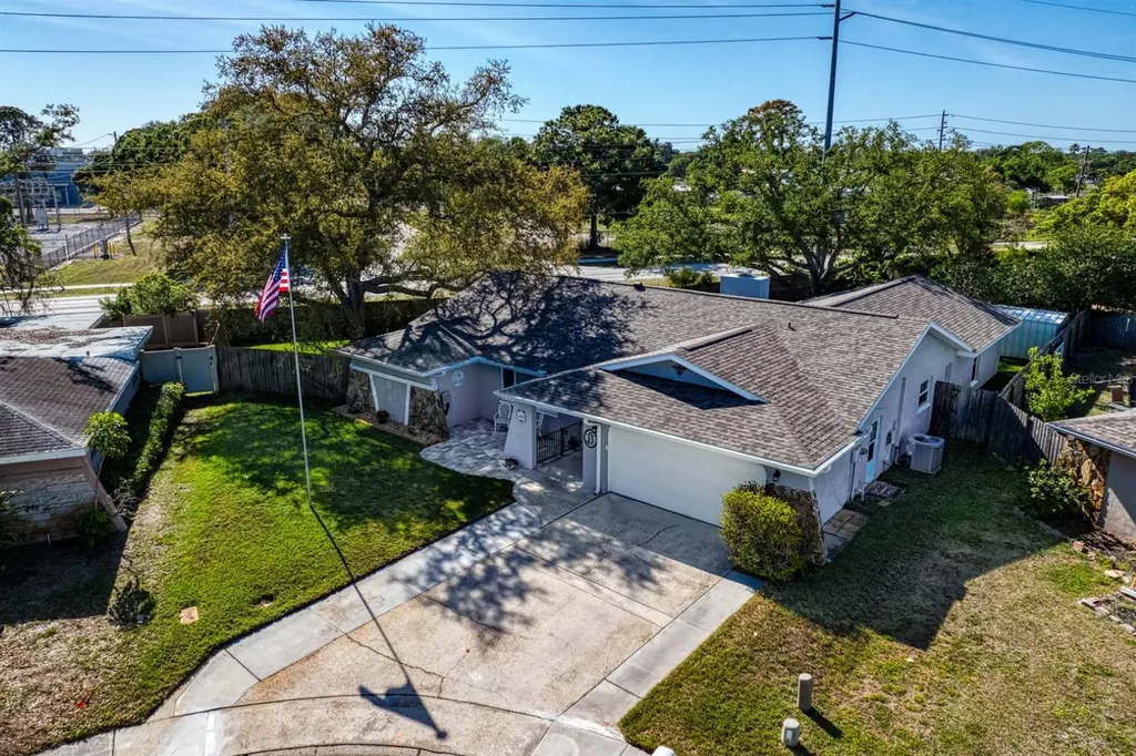 8645 Pinetree Drive W Seminole FL 33772