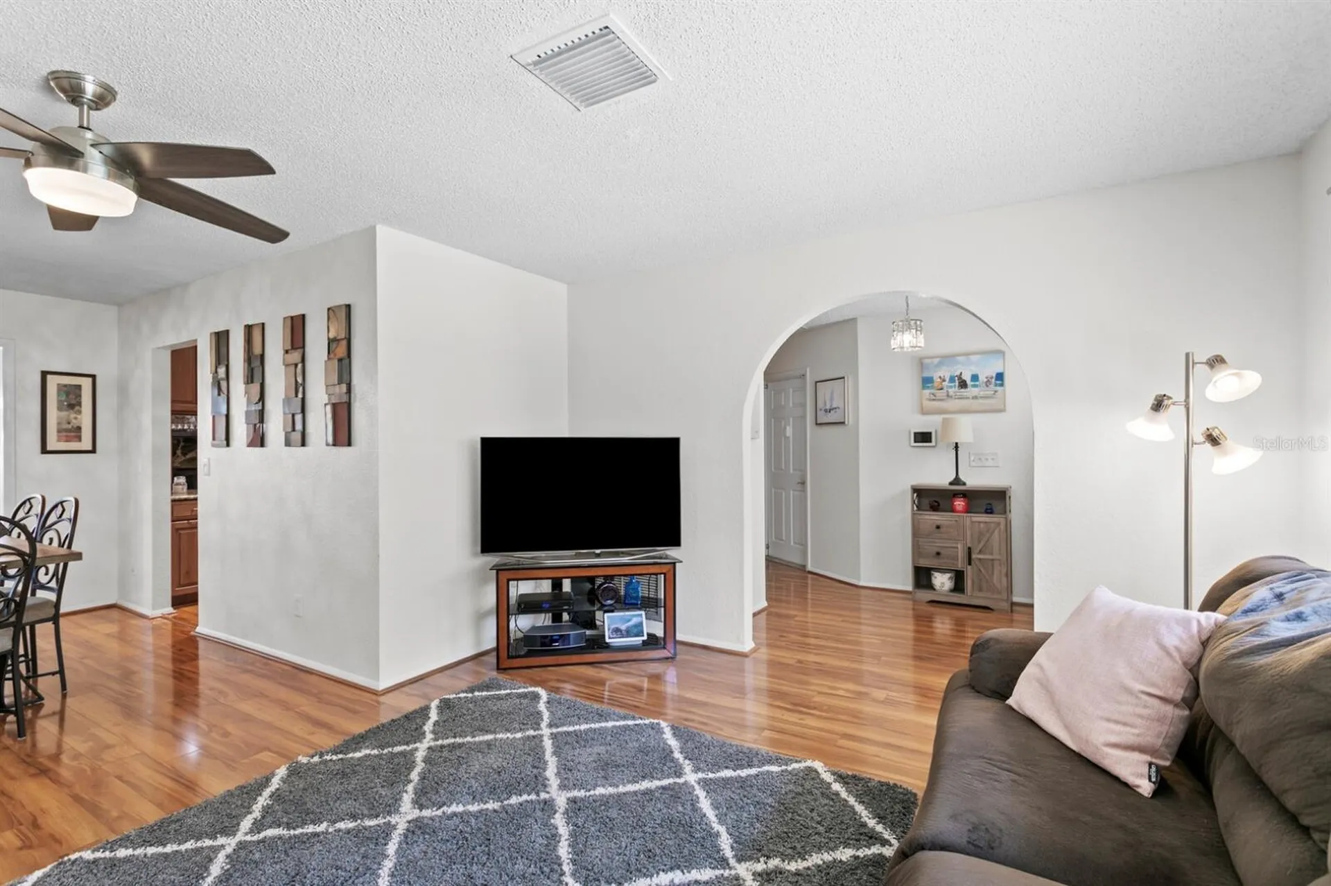 8645 Pinetree Drive W Seminole FL 33772