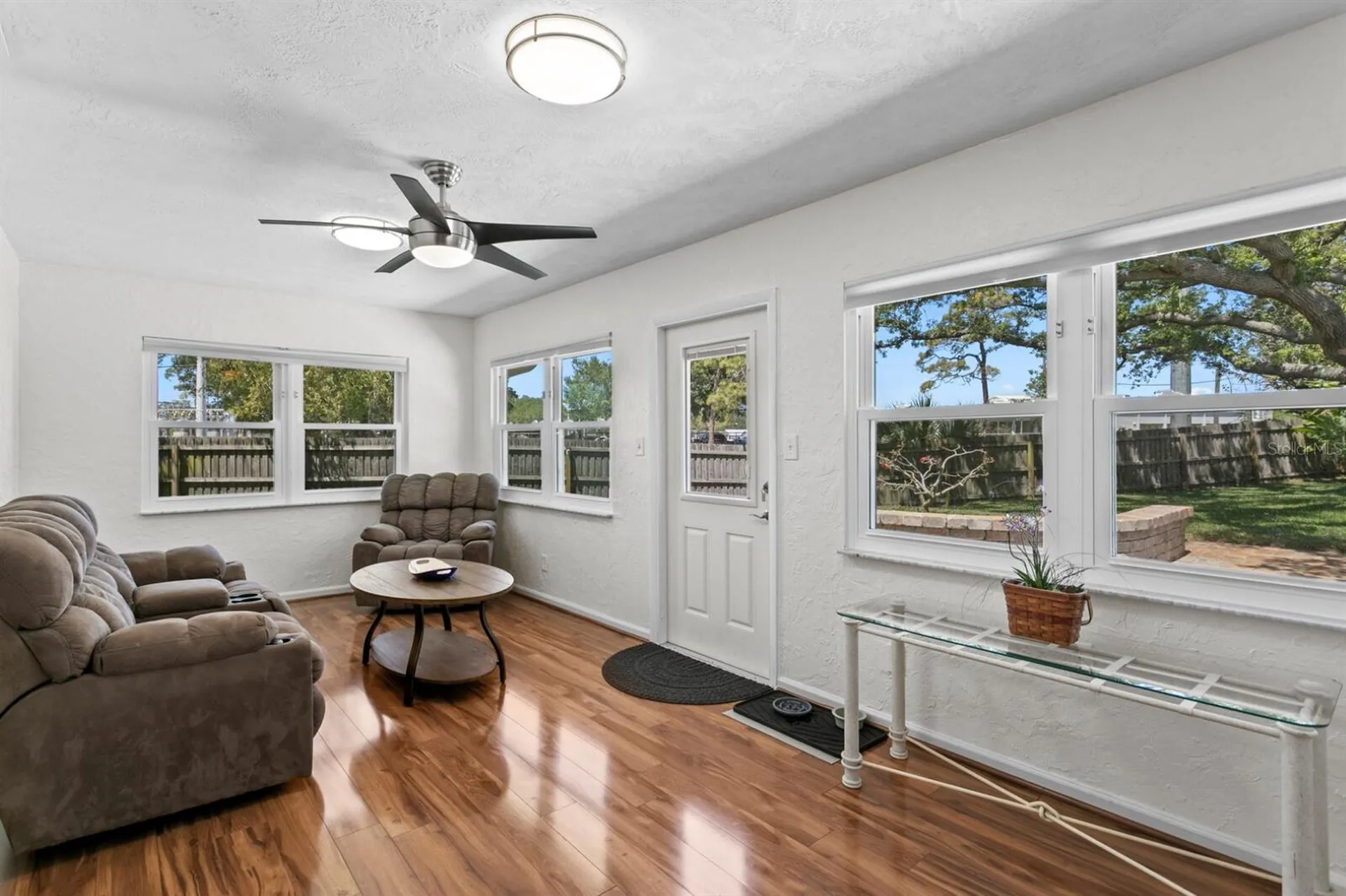 8645 Pinetree Drive W Seminole FL 33772