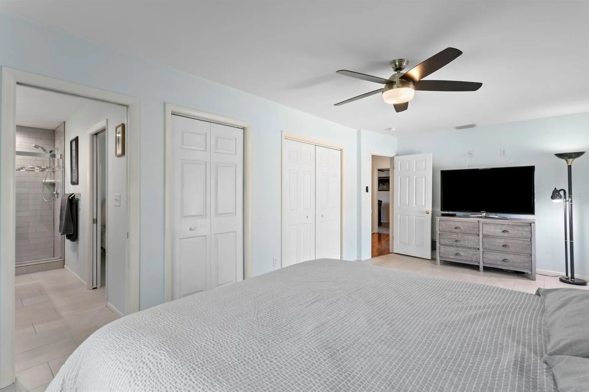 8645 Pinetree Drive W Seminole FL 33772