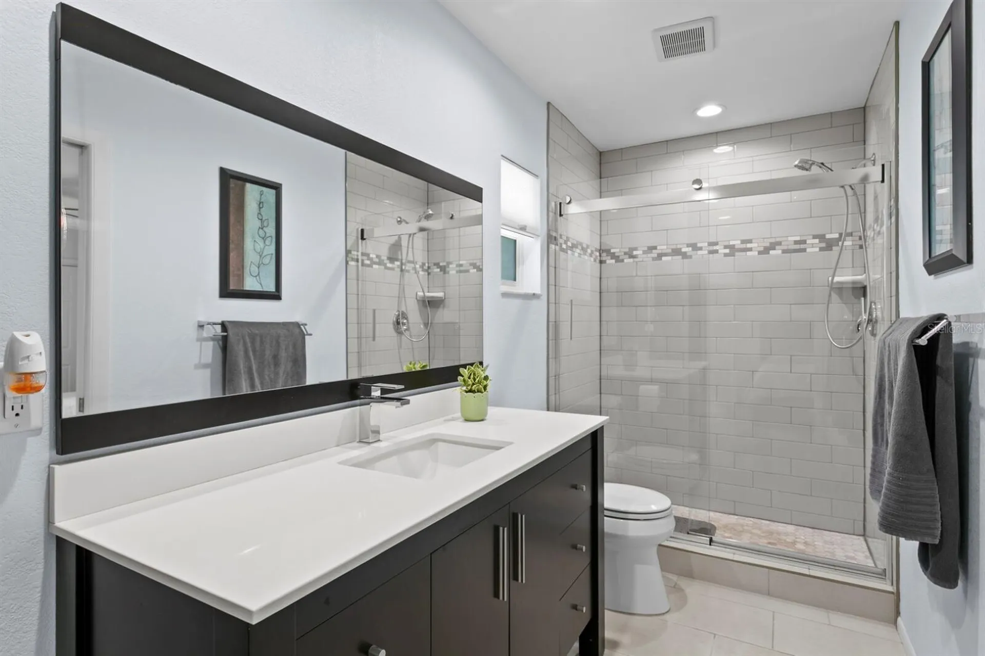 8645 Pinetree Drive W Seminole FL 33772
