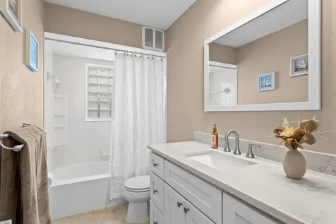 8645 Pinetree Drive W Seminole FL 33772