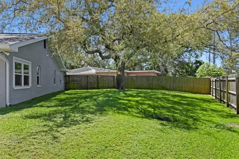 8645 Pinetree Drive W Seminole FL 33772