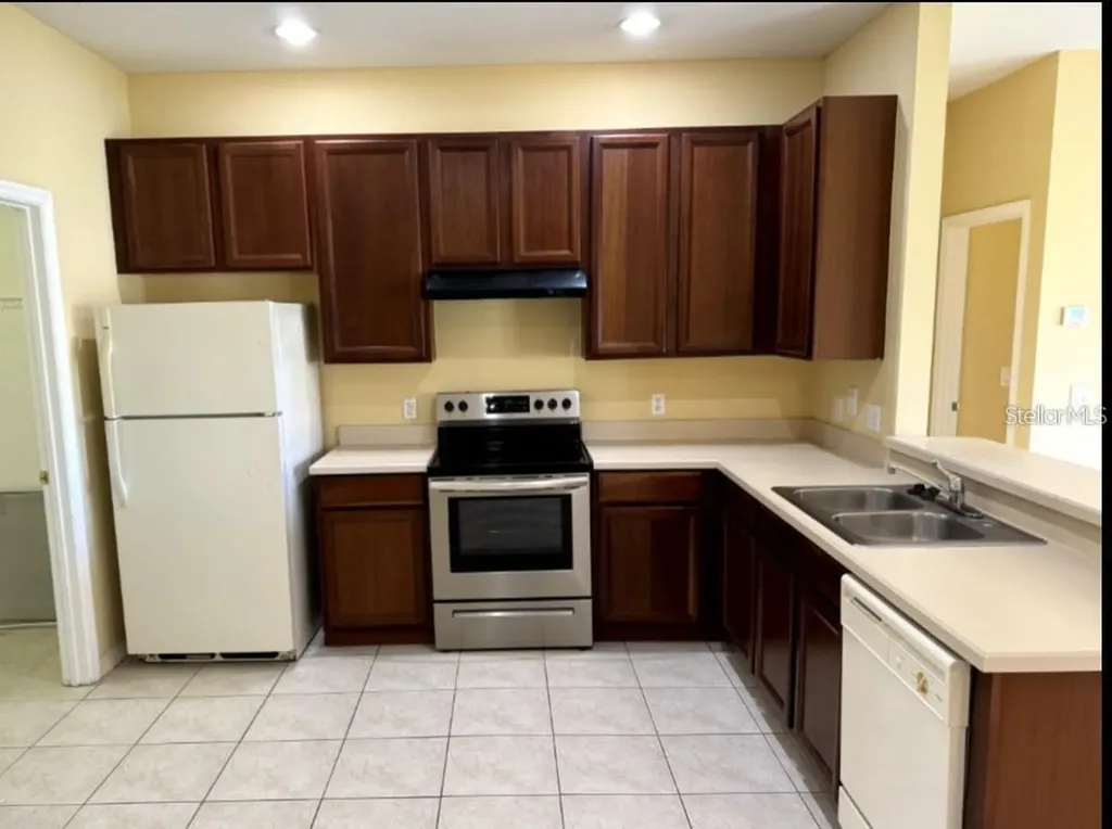 1008 Hacienda Circle Kissimmee FL 34741