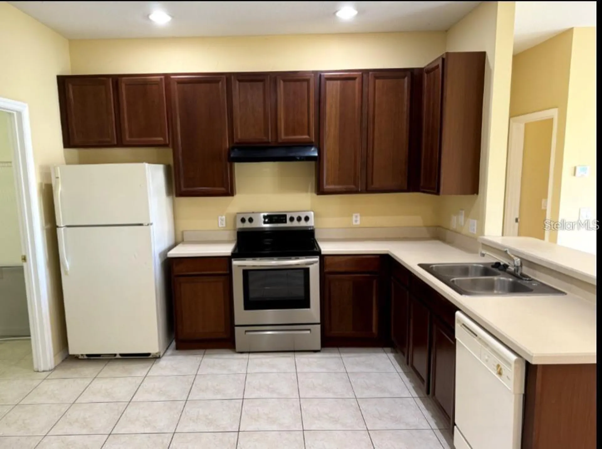 1008 Hacienda Circle Kissimmee FL 34741