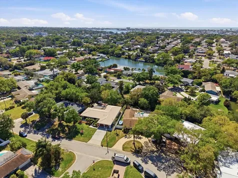 1316 Kennywood Drive Largo FL 33770