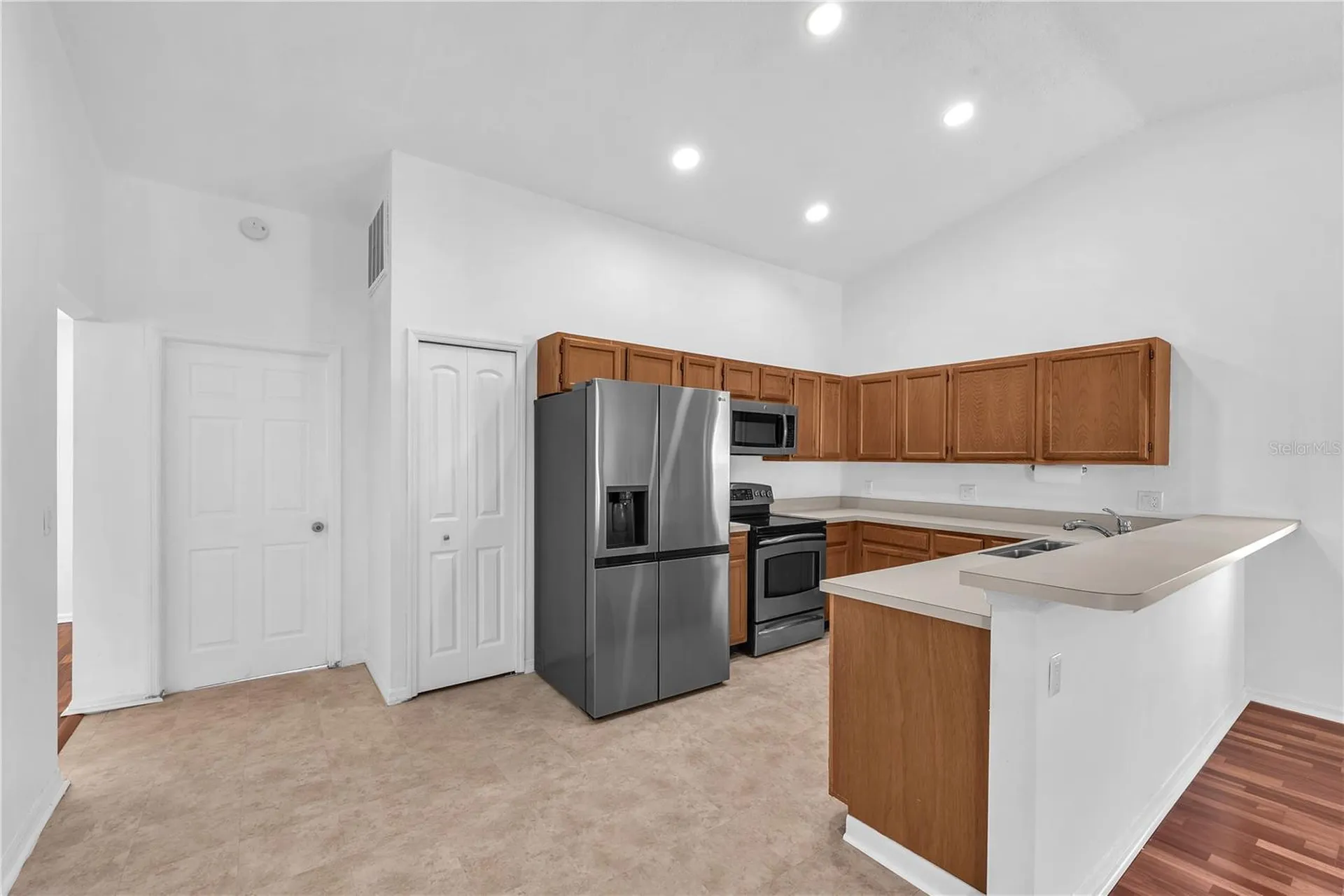 2805 Tammarron Lane Brandon FL 33511