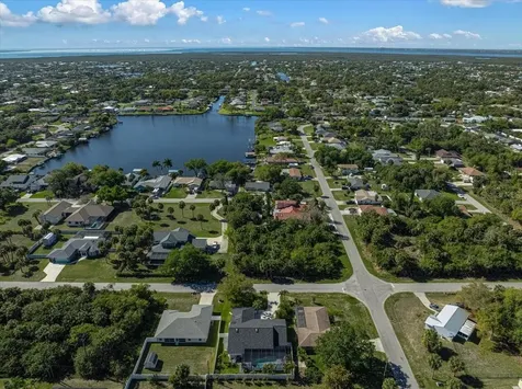 18380 Robinson Avenue Port Charlotte FL 33948