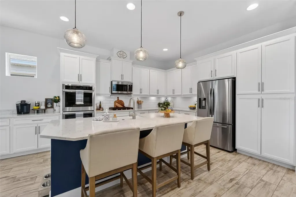 813 Winterside Drive Apollo Beach FL 33572