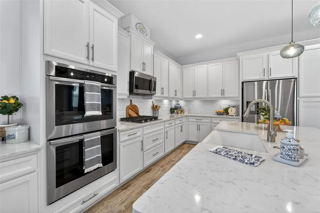 813 Winterside Drive Apollo Beach FL 33572