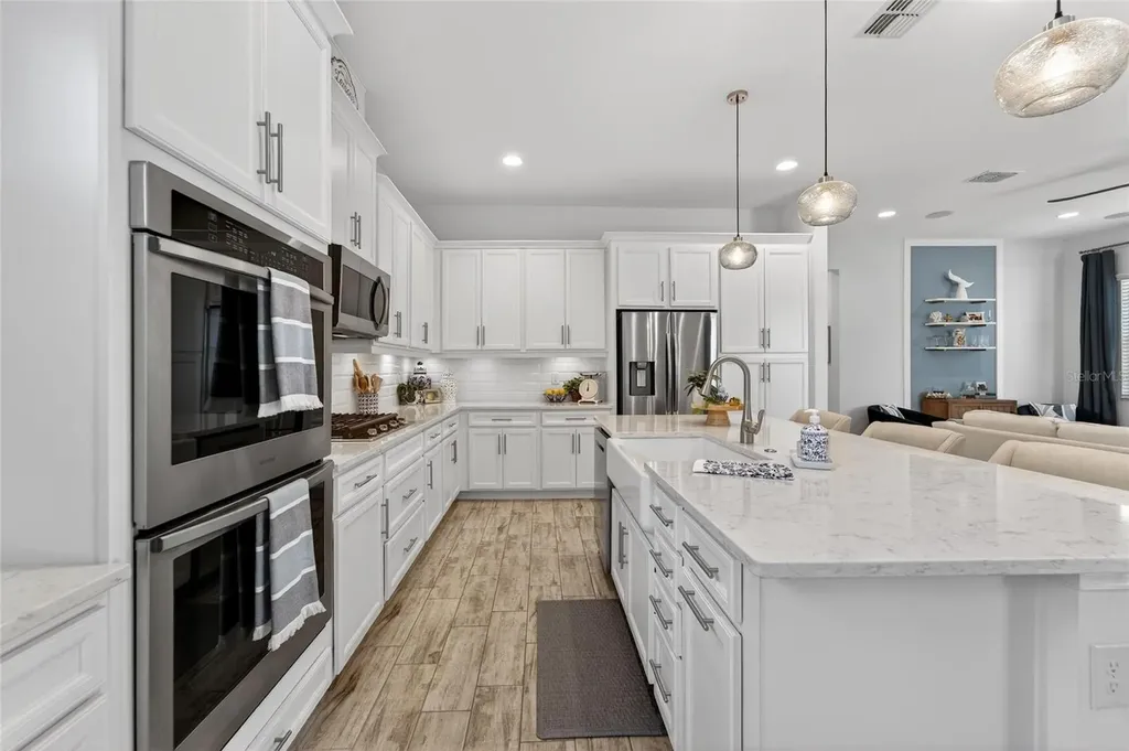 813 Winterside Drive Apollo Beach FL 33572