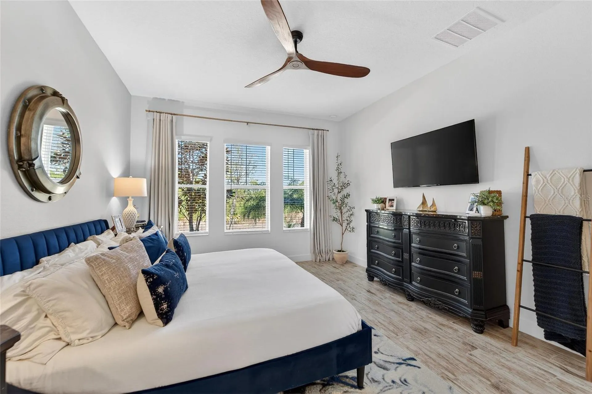 813 Winterside Drive Apollo Beach FL 33572