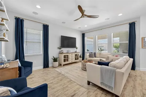 813 Winterside Drive Apollo Beach FL 33572