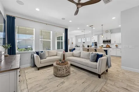 813 Winterside Drive Apollo Beach FL 33572