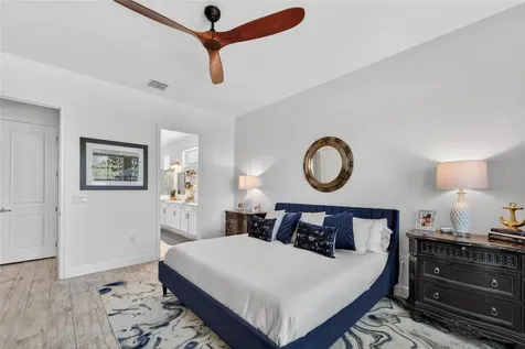 813 Winterside Drive Apollo Beach FL 33572
