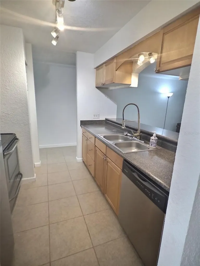 10100 N Sailwinds Boulevard N Largo FL 33773