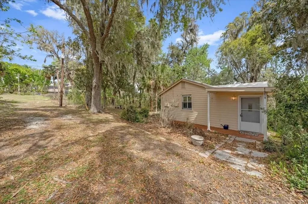 1141 Myrtle Road Valrico FL 33596