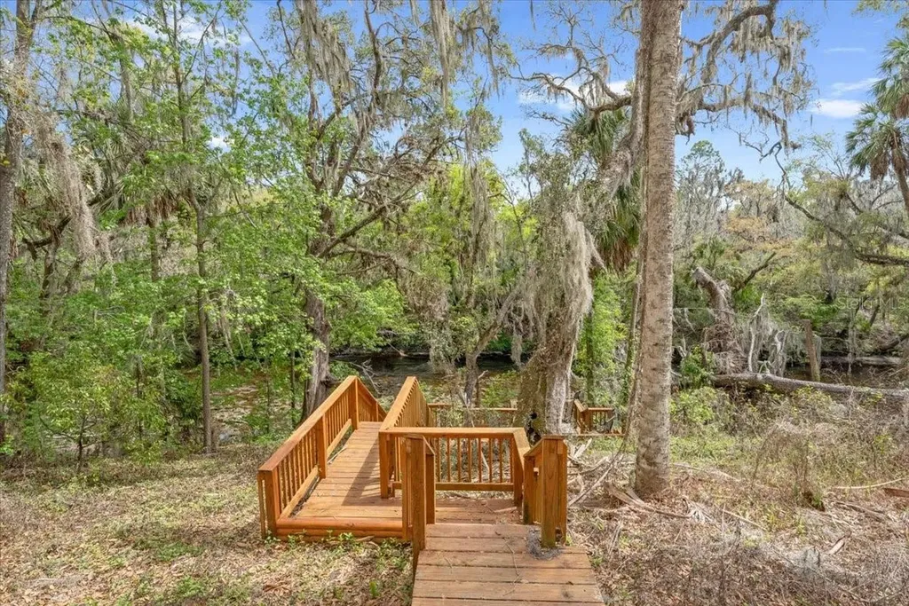 1141 Myrtle Road Valrico FL 33596