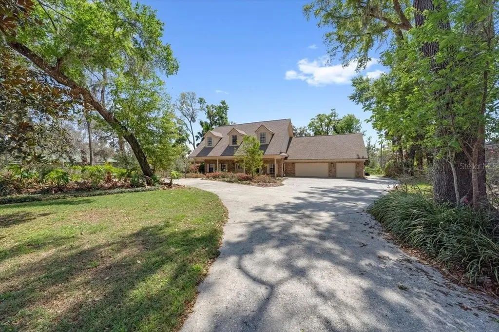 1141 Myrtle Road Valrico FL 33596