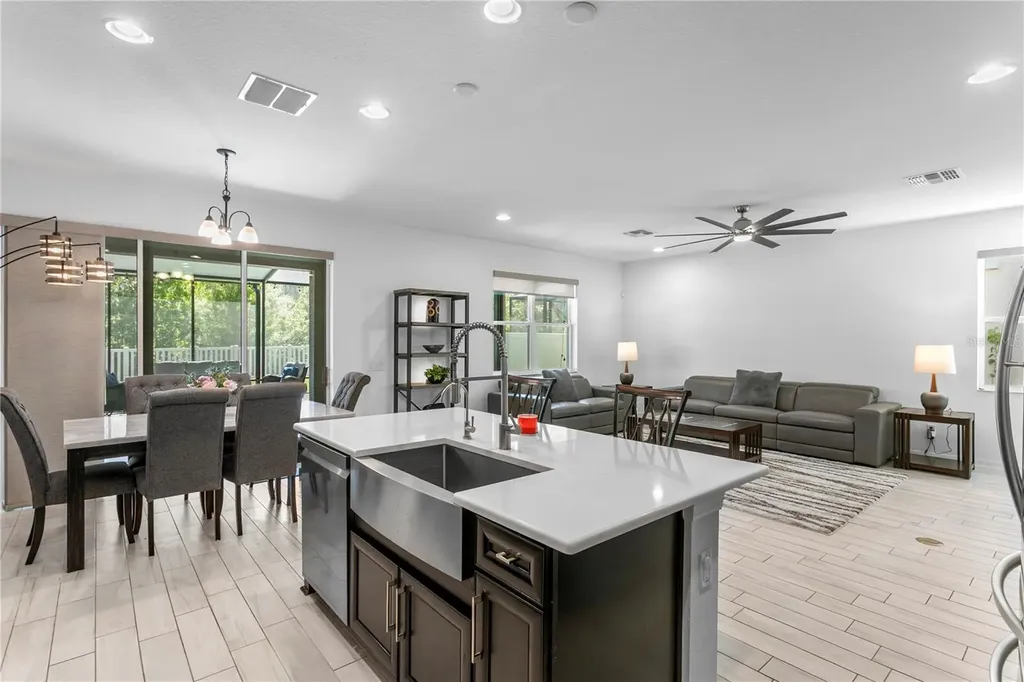 10813 Windswept Garden Way Tampa FL 33647