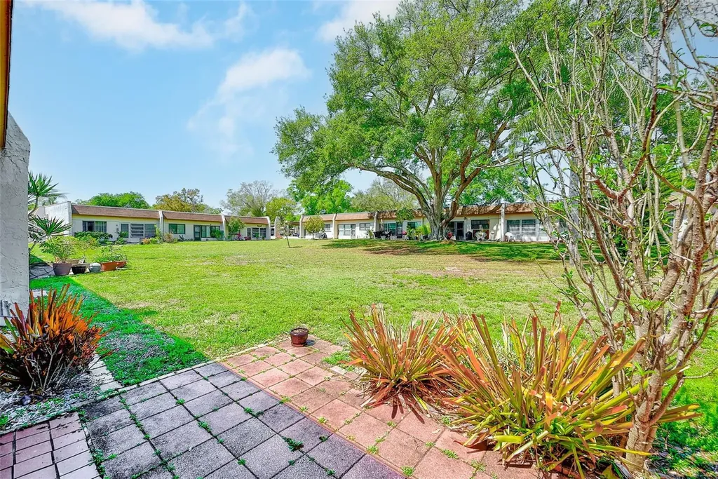 2996 Mission Drive E Clearwater FL 33759