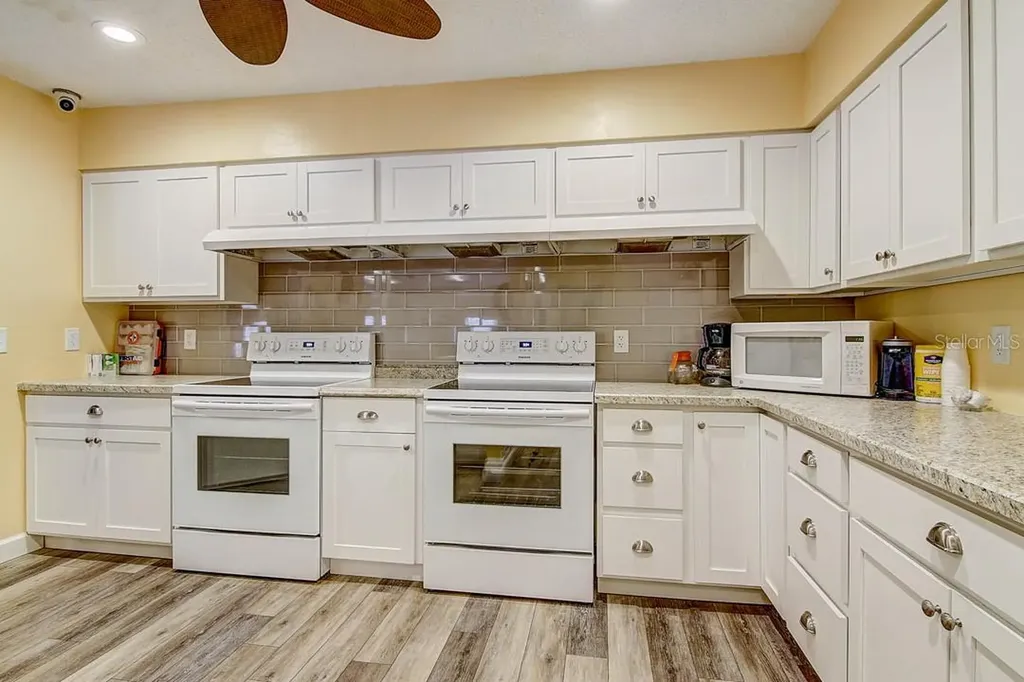 2996 Mission Drive E Clearwater FL 33759