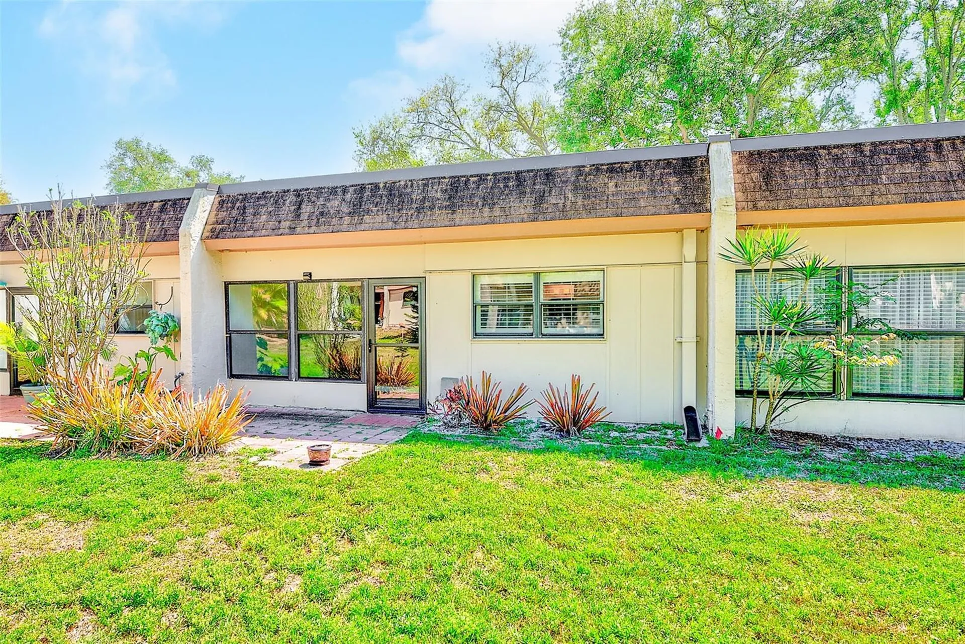 2996 Mission Drive E Clearwater FL 33759