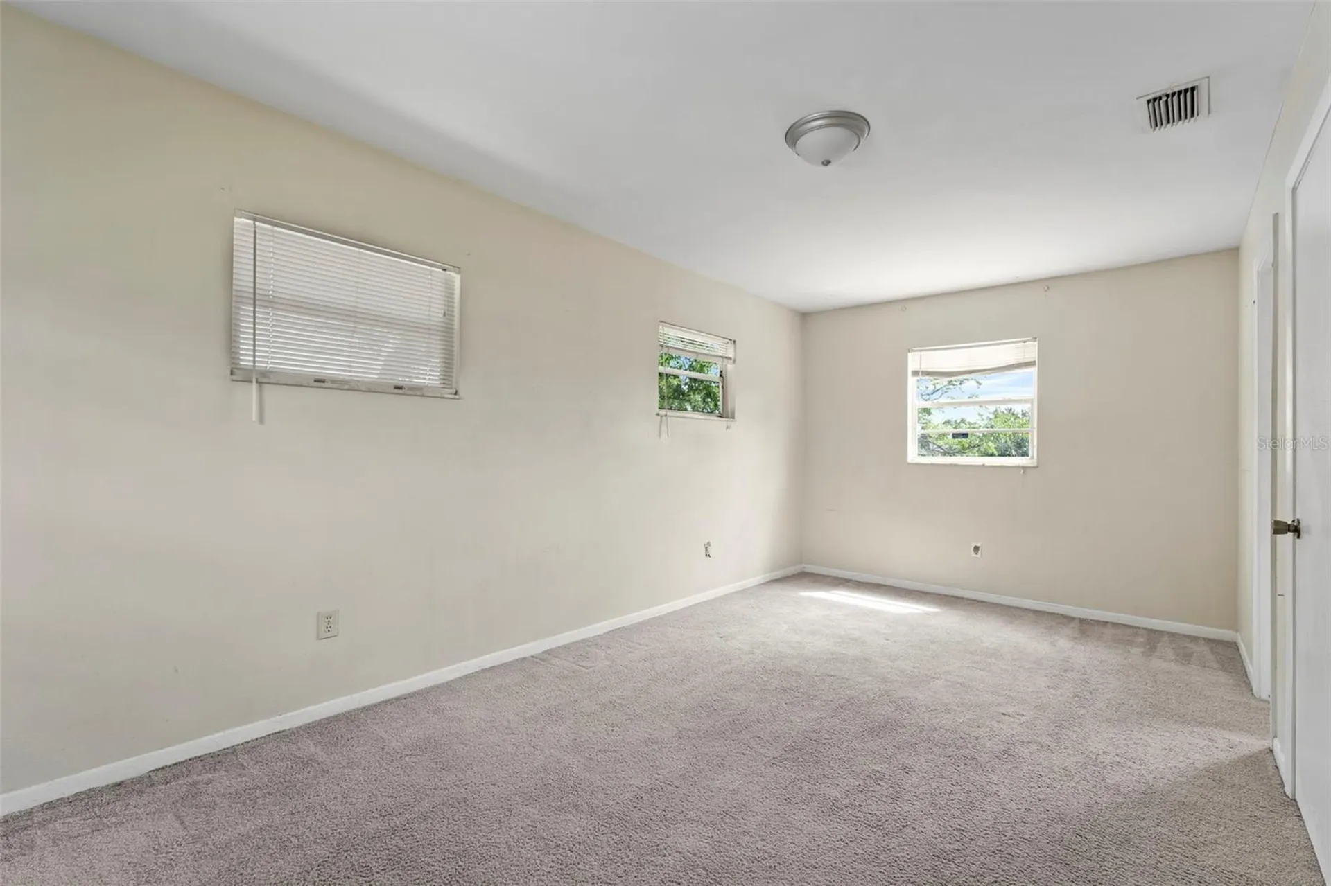 2713 Greenfield Avenue Orlando FL 32808