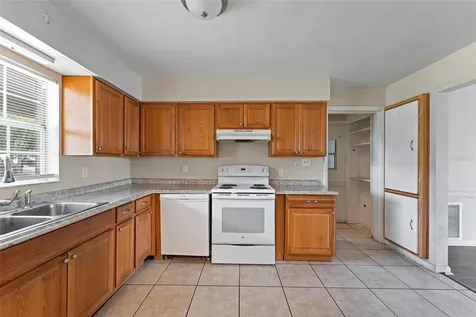 2713 Greenfield Avenue Orlando FL 32808