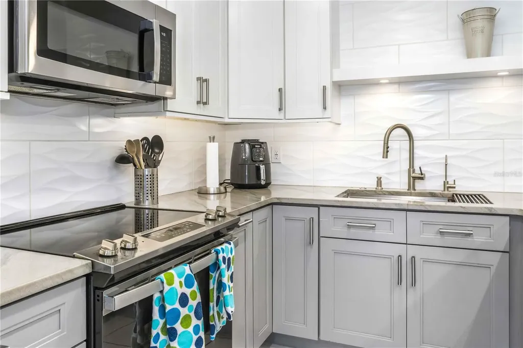 105 Island Way Clearwater Beach FL 33767