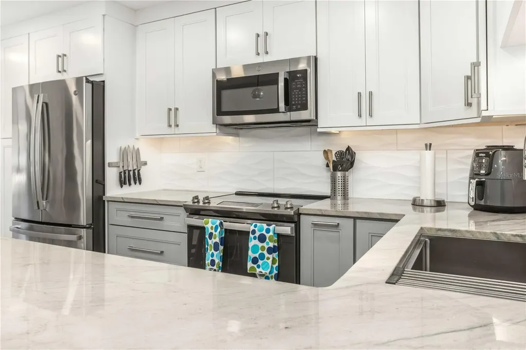 105 Island Way Clearwater Beach FL 33767