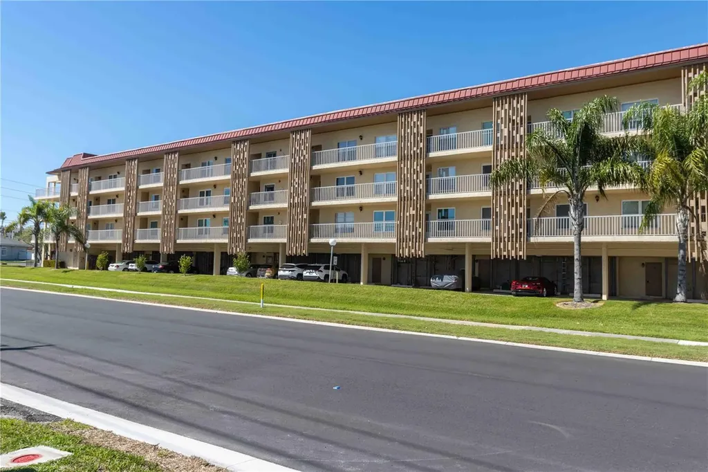 105 Island Way Clearwater Beach FL 33767