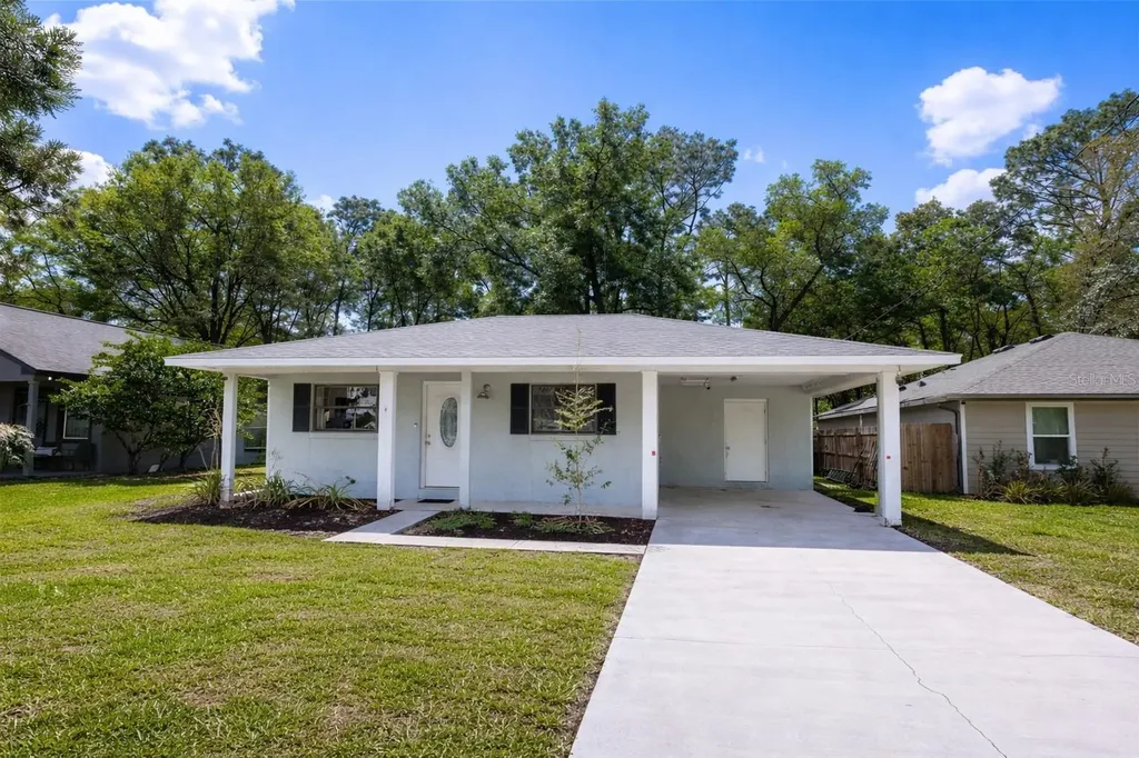 26312 Sleepy Hollow Street Sorrento FL 32776