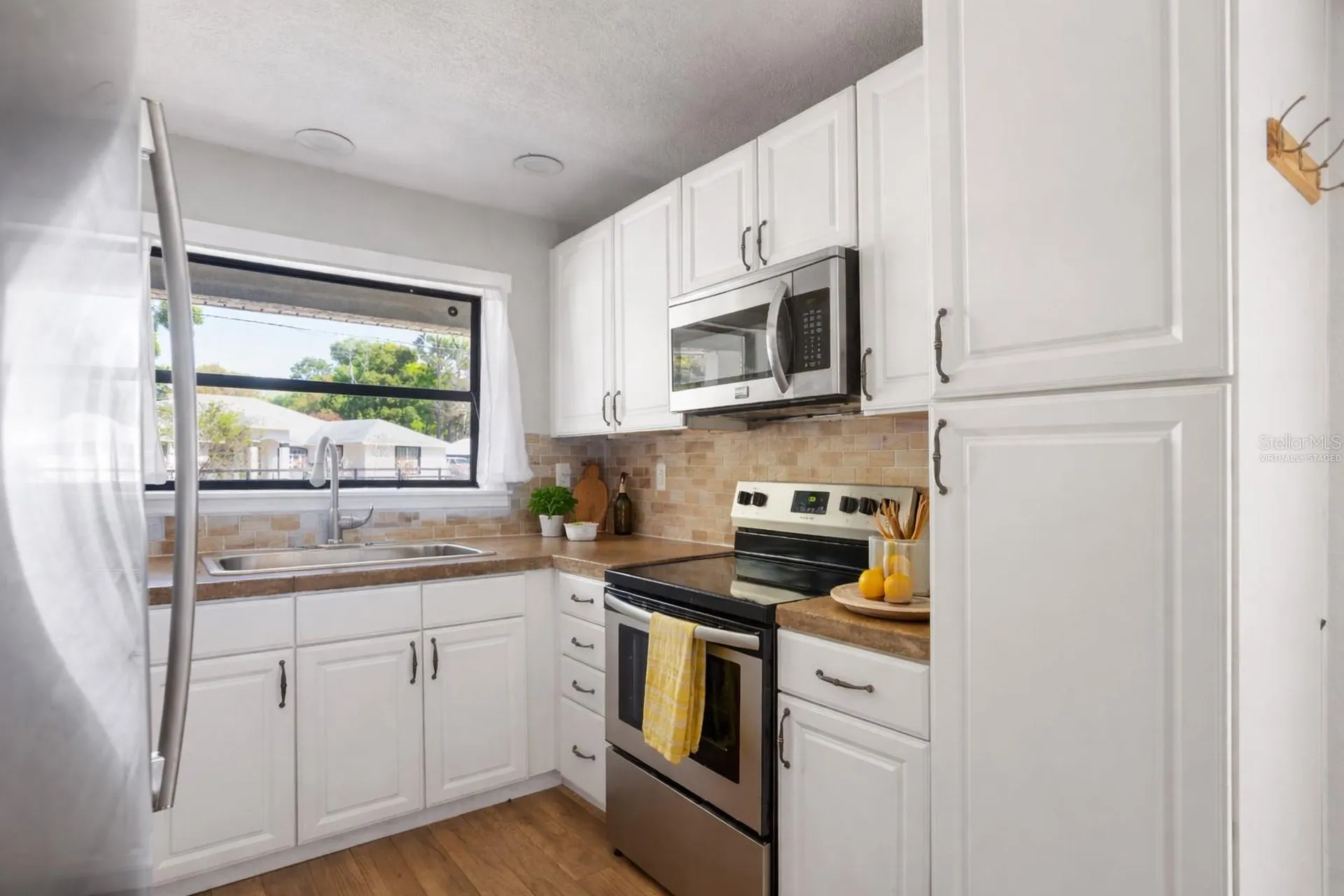 26312 Sleepy Hollow Street Sorrento FL 32776