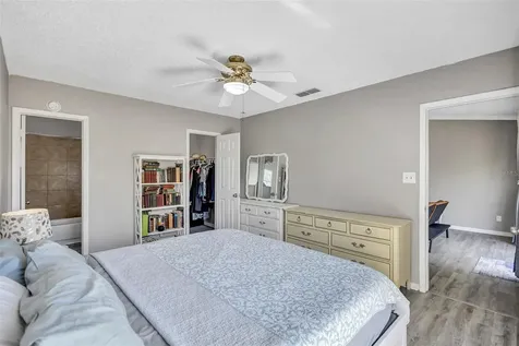 1735 Lakeview Village Drive Brandon FL 33510