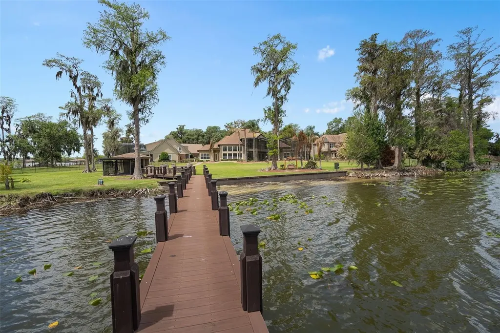 5143 Cranes Point Court Edgewood FL 32839