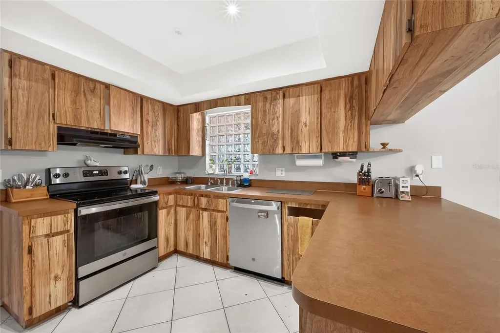 18322 Swan Lake Drive Lutz FL 33549